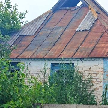 Продам старий будинок з ділянкою в селі Лосятин!