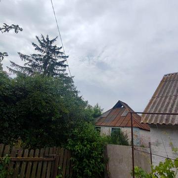 Продам старий будинок з ділянкою в селі Лосятин!