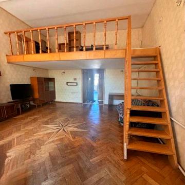 Продам 2х-3х ком. квартиру в центре города.