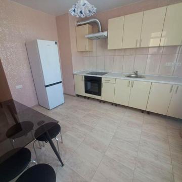 Сдам Небесной Сотни / Левитана 1нокомнатную квартиру