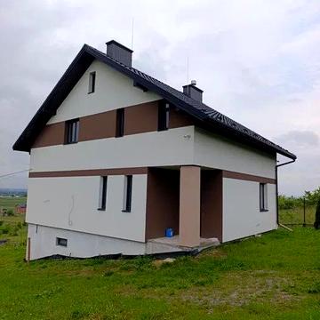 Продається затишний будинок у с. Карачинів