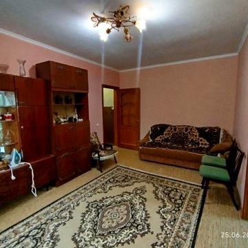 Р-н центр Ринку. 3х кімнатна квартира 49м² 2 поверх. Два гаражі