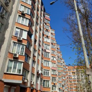 Хмельницька вул., 10