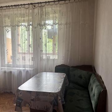 Андрія Малишка вул., 37