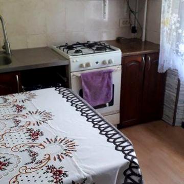 Срочно сдам 2 ком квартиру на Космосе ул Чумаченко