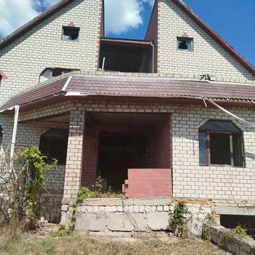 Продам дом можно под бизнес гостиницу  или для жилья