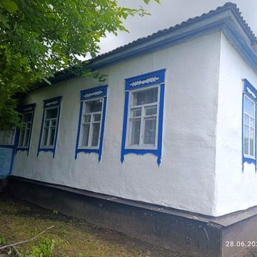 Продається будинок в селі Рогозів