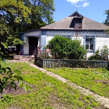 Будинок з двором і городом