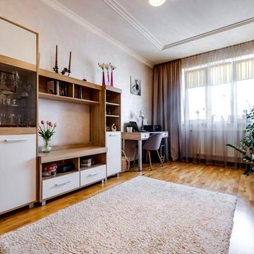 Продаж ексклюзивної квартири, Пустомити