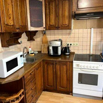 Продам 2-к квартиру, вул.Ахматової 15, Позняки