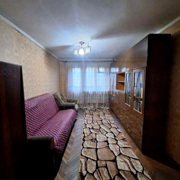 Сдам 2 комнатную квартиру Генерала Петрова 3 этаж
