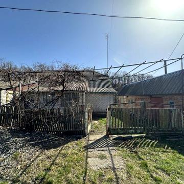 Продаж будинку із землею в смт. Ружин