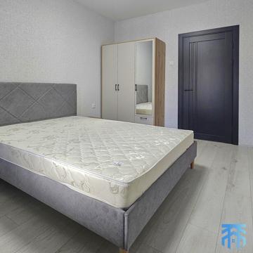 Вишняківська вул., 8