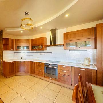 Продаж 3 кім.квартири, вул Осіння 33