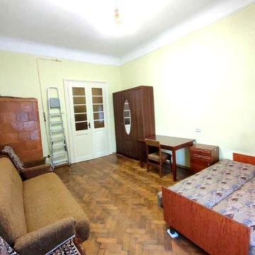 Продається 1-кімн квартира в історичному Центрі міста - на вул Ольжича