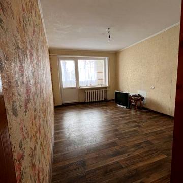Двокімнатна квартира з великим гаражем ТЕРМІНОВИЙ ПРОДАЖ