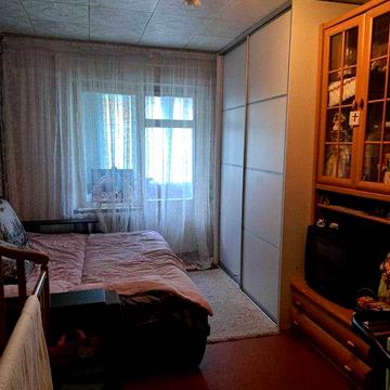 Продам 2кімнатну кв-ру Борщагівка Зодчих 4\5п 50\30\7 окремі