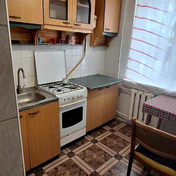 Медової Печери вул. (), 7