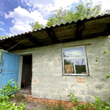 Дача на березі Булатецького ставка, приватизована.