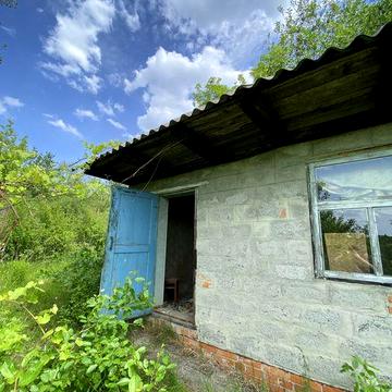Дача на березі Булатецького ставка, приватизована.