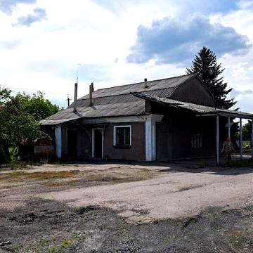 Центральна, 2а