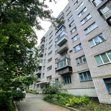 Продаж 2 к квартири вул. Верховина 87