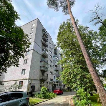 Продаж 2 к квартири вул. Верховина 87