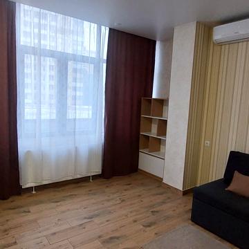 Професора Отамановського вул., 4