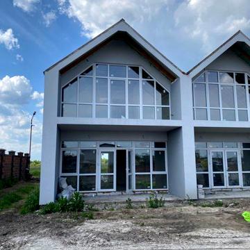 Таунхауси на продаж в селі Мала Солтановка від 49 999$