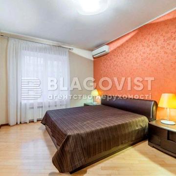 Продається 3к квартира вул Дмитрівська 69 Шевченківський  район