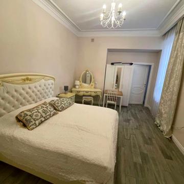 Михайла Драгоманова вул., 4