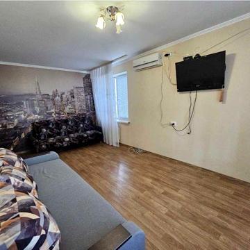 Продам 1 комн. квартиру на пр. Слобожанский, остановка Донецкая.