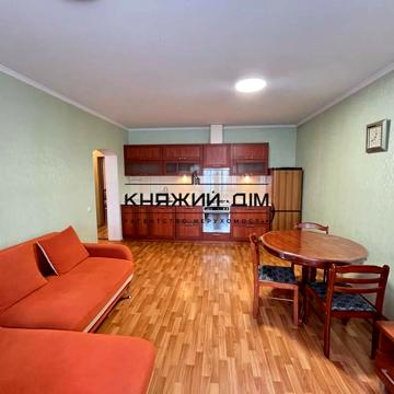 Миколи Бажана просп., 12