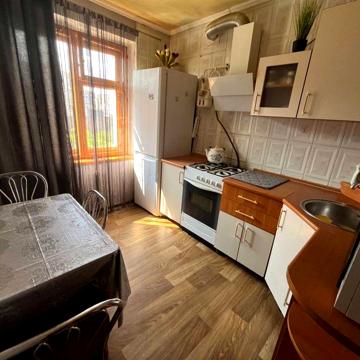Продам 2х комнатную в центре!