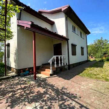 Будинок дачного типу, в 5хв. від міста, Дем"янів Лаз