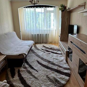 Трикімнатна квартира Болгарбуд