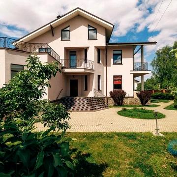Олександра Єрмакова вул., 3