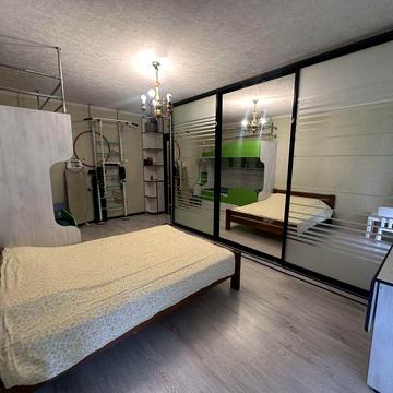 Продаж 2к квартири на вул. Харківське шосе 178, Позняки, Вирлиця