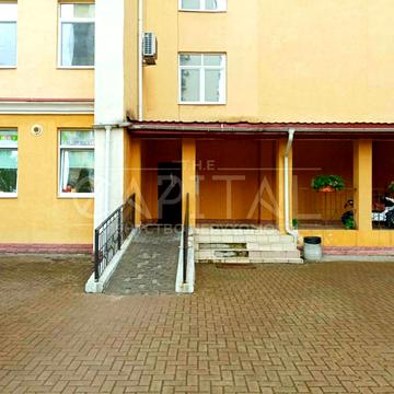 Валерія Лобановського вул., 21