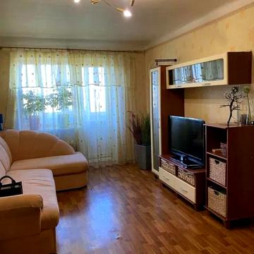 Гімназійна набережна вул. (Червоношкільна набережна), 12