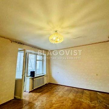 Продаж 1-к. квартири 41м2 на Печерську поруч метро Арсенальна