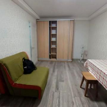 Ореста Левицького вул. (Академіка Курчатова), 15