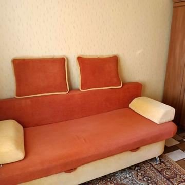 Братиславська вул., 38