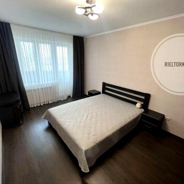 Космонавтів/3 поздовжня продаж 2к квартири з ремонтом на 5 поверсі з 5