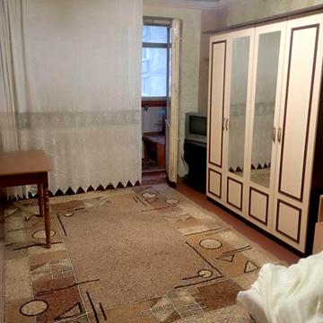 Сдам свою ( не агенство, без комиссии)) двухкомнатную квартиру , метро