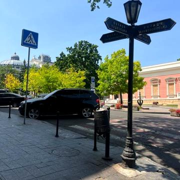 Ланжеронівська вул., 5