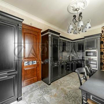 Дмитрівська вул., 80