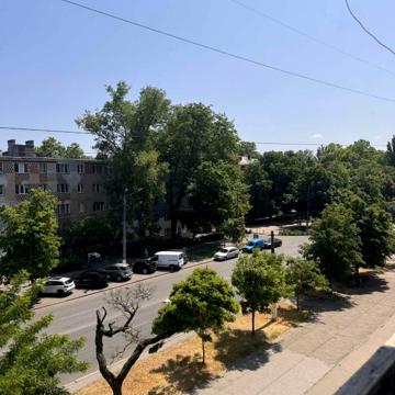 Космонавтів вул., 14