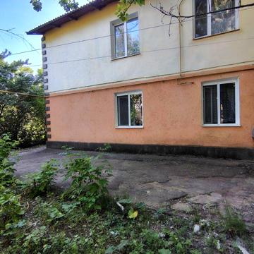Продам квартиру на 1 поверсі