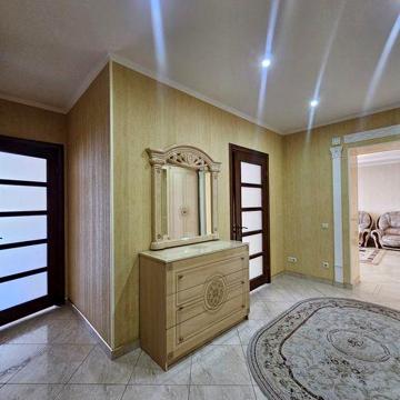 Продам 2-кімнатну квартиру в центрі міста р-н Сільпо